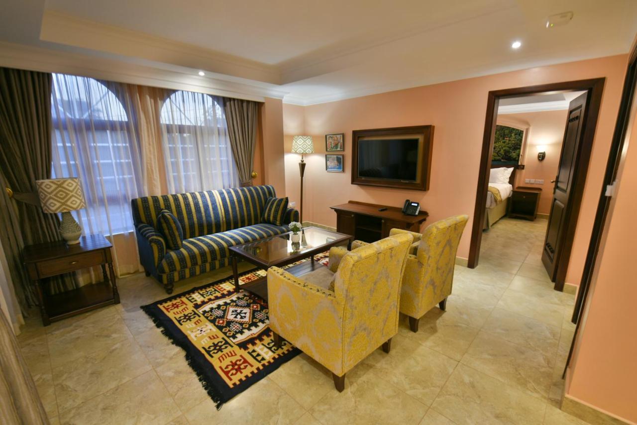 Casa Solada Hotel Kampala Exterior photo